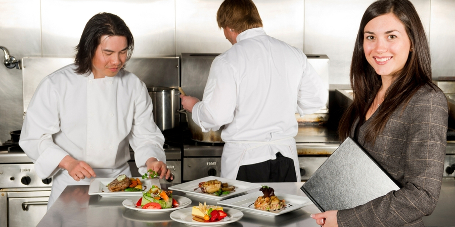 how to choose the best hotel management college for me